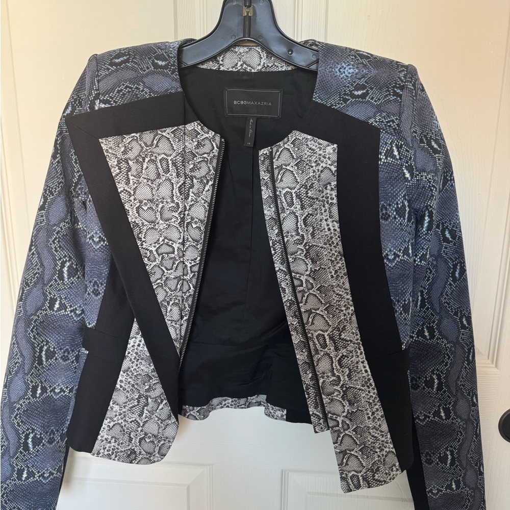 BCBGMAXAZRIA Women's Snake Print Jacket - Black and Gray